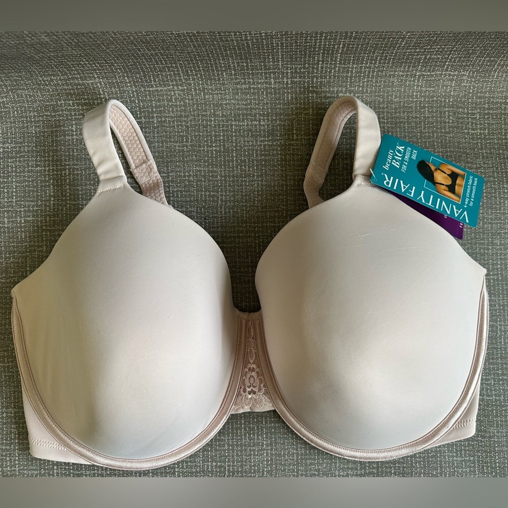 Vanity Fair Full Figure 4 Way Stretch lightly Lined Very light Pink Bra size 42G
